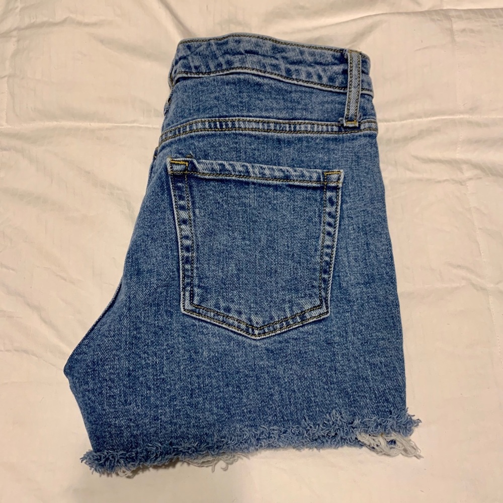 HIGH WAISTED SHORTS